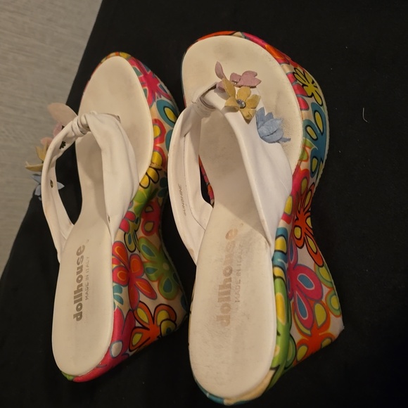 Platform Sandals - Picture 2 of 6